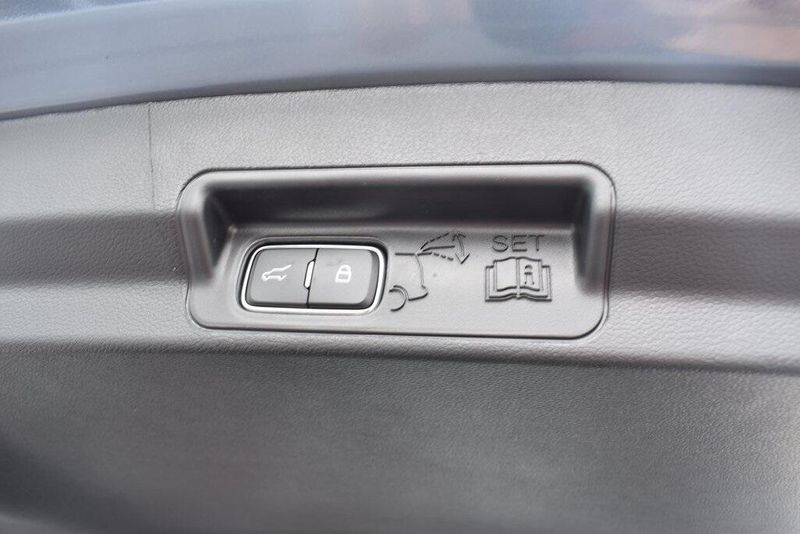 New 2025 Ford Explorer ActiveImage 6
