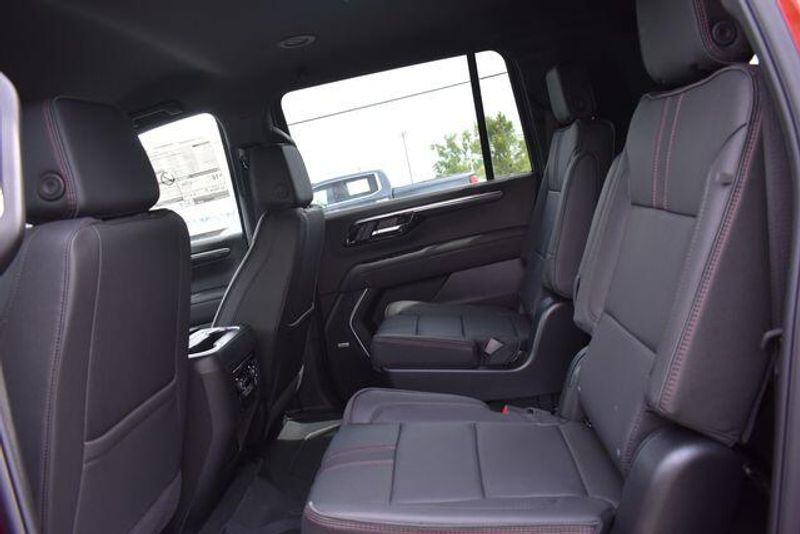 New 2026 Chevrolet Suburban RSTImage 24