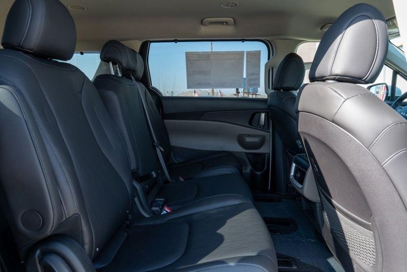 New 2026 Kia Carnival Hybrid SXImage 15