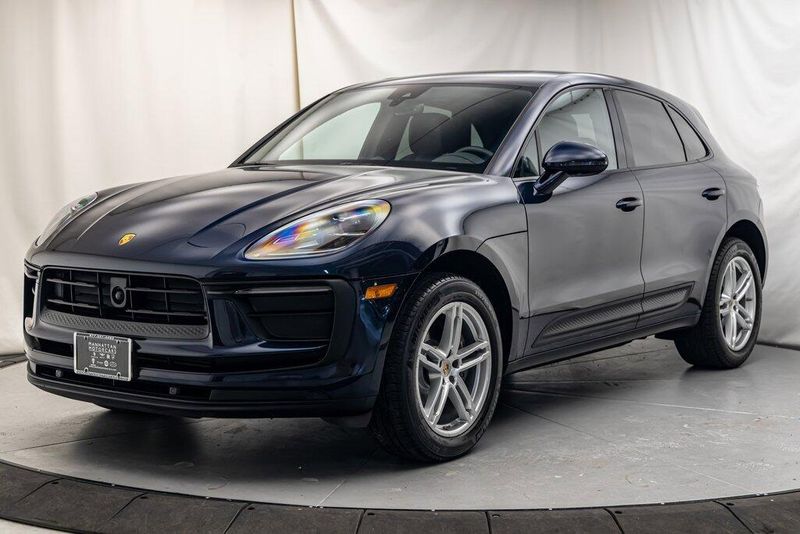 2023 Porsche Macan TImage 1