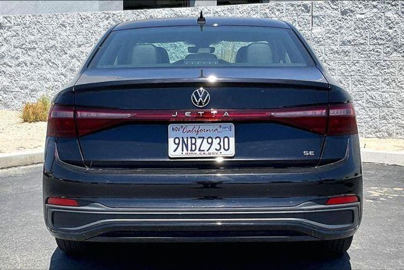 Used 2025 Volkswagen Jetta 1.5T SEImage 3