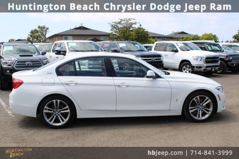 2018 BMW 3 Series 330e IperformanceImage 3