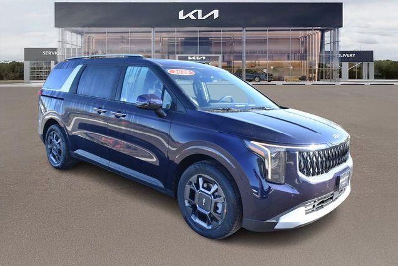 New 2026 Kia Carnival Hybrid EXImage 1