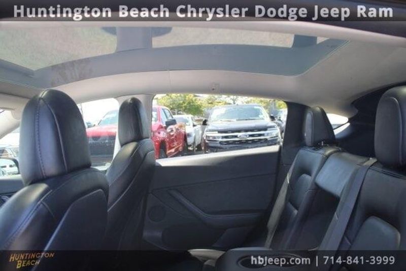 2021 Tesla Model Y Long RangeImage 31