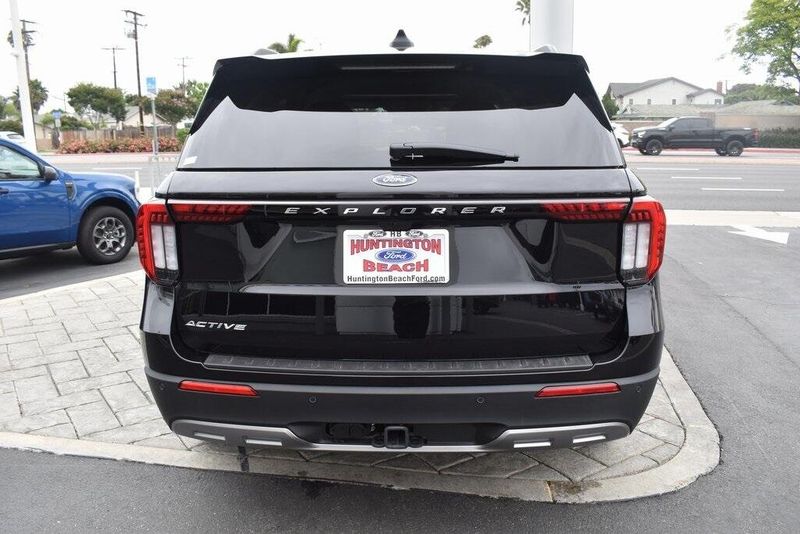 New 2025 Ford Explorer ActiveImage 8