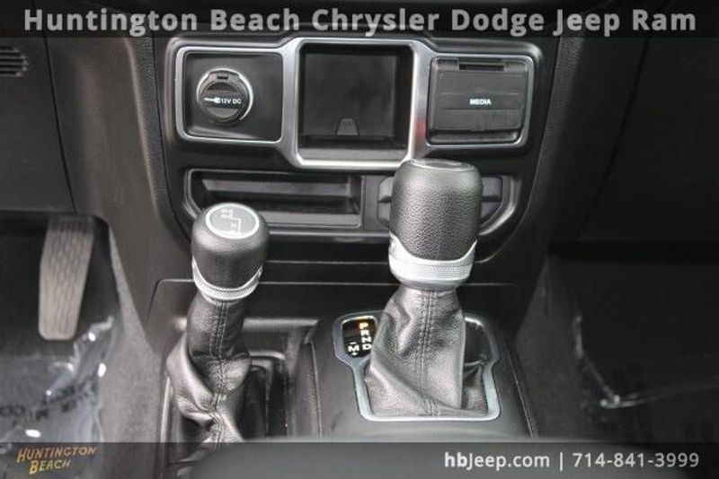 2021 Jeep Wrangler Unlimited WillysImage 15