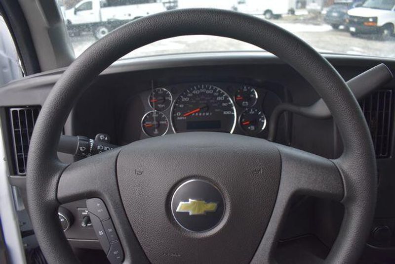 New 2025 Chevrolet Express 2500 Work VanImage 24