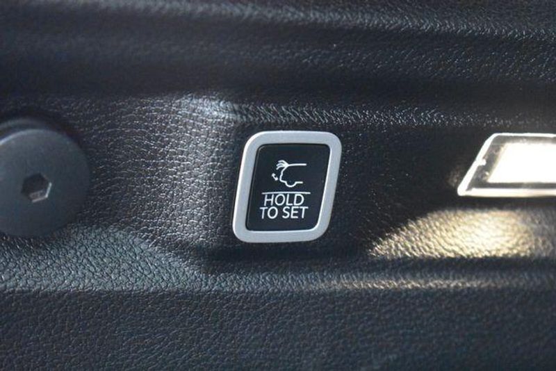 Used 2021 Jeep Grand-Cherokee-L LimitedImage 23