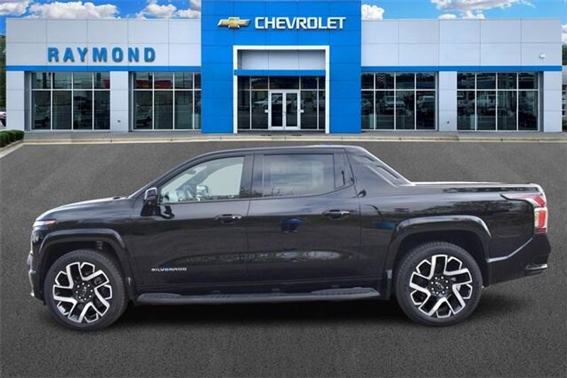 2024 Chevrolet Silverado EV RSTImage 6