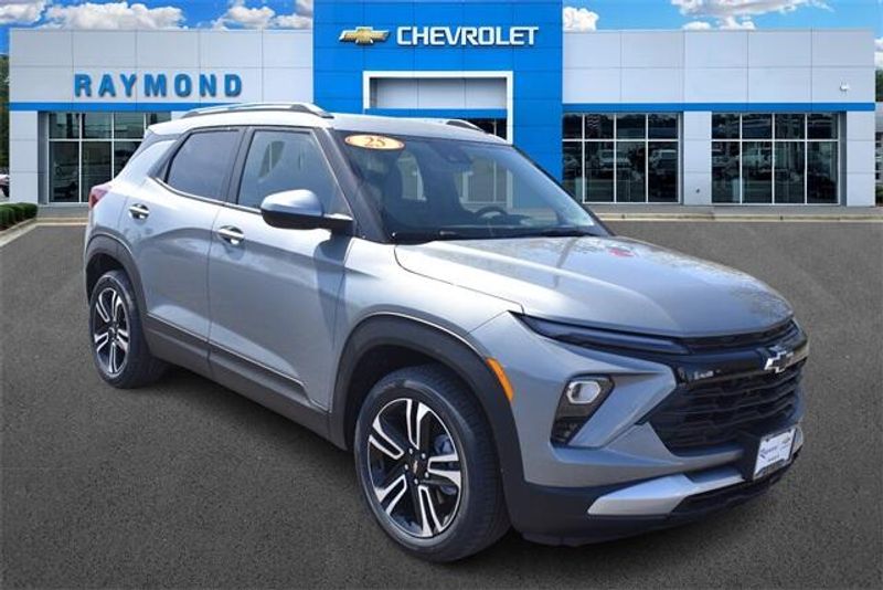 2025 Chevrolet TrailBlazer LTImage 1