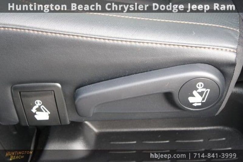 2016 Toyota Highlander LimitedImage 40
