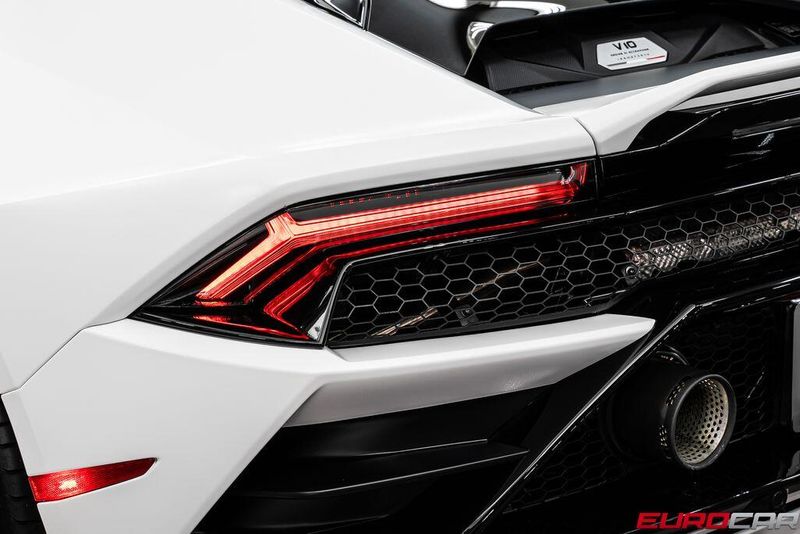 2022 Lamborghini Huracan EVO Image 19