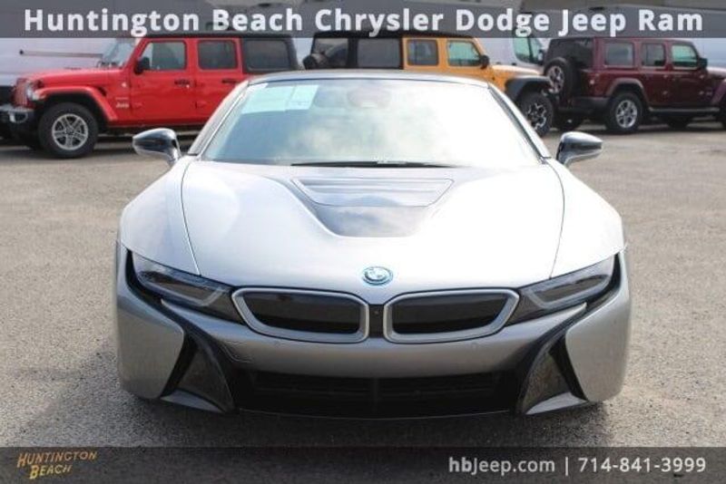 2019 BMW i8 BaseImage 2