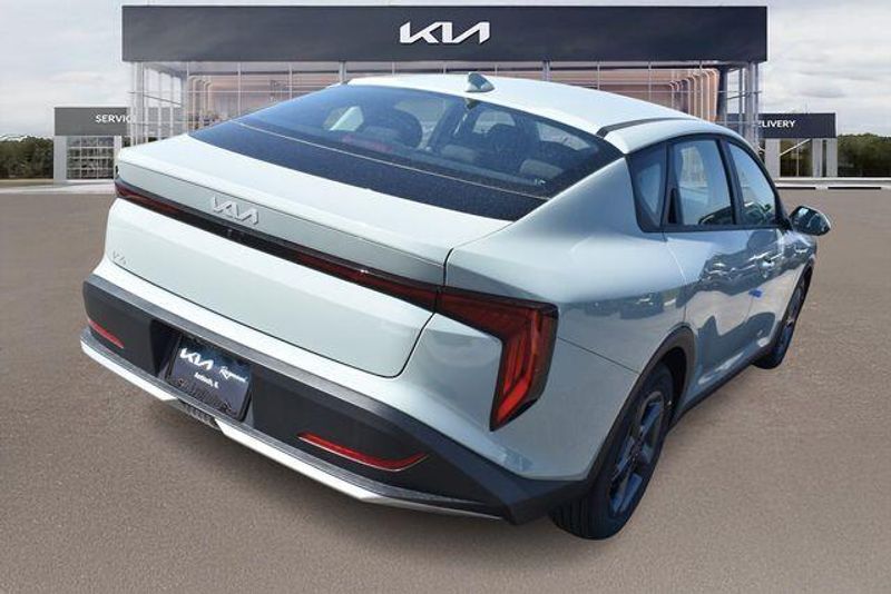 New 2026 Kia K4 LXSImage 4