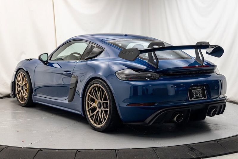 2023 Porsche 718 Cayman GT4 RSImage 3