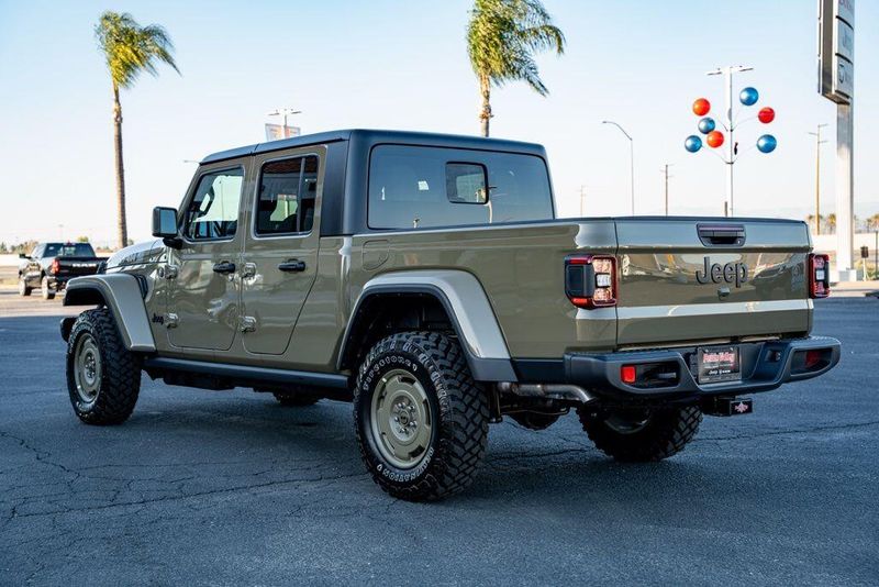 New 2026 Jeep Gladiator Image 5