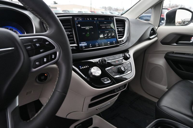 2023 Chrysler Pacifica Touring LImage 29