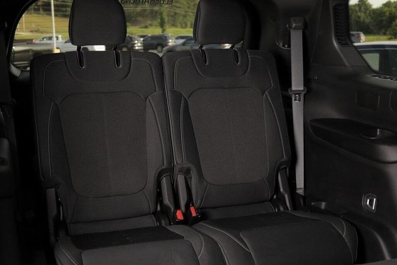 2024 Jeep Grand Cherokee L LaredoImage 32