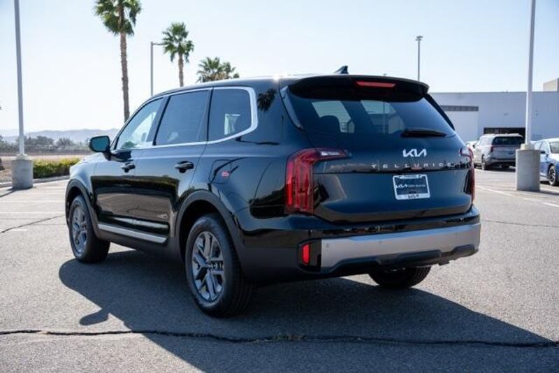 New 2025 Kia Telluride LXImage 5