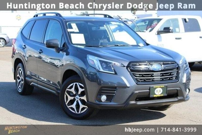 2023 Subaru Forester PremiumImage 1