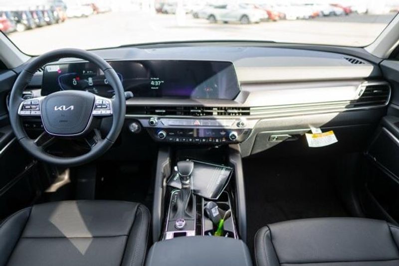 2025 Kia Telluride LXImage 13