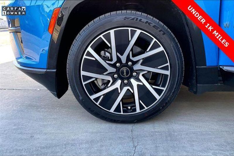 2025 Jeep Wagoneer S LimitedImage 8