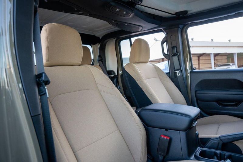 New 2026 Jeep Gladiator Image 21