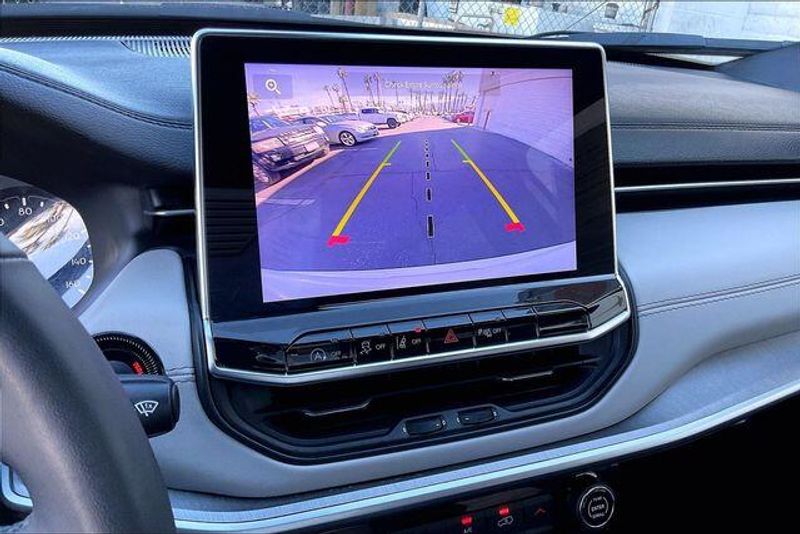 Used 2025 Jeep Compass LimitedImage 21