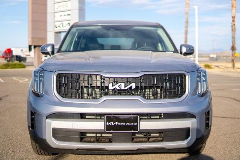 2025 Kia Telluride LXImage 2