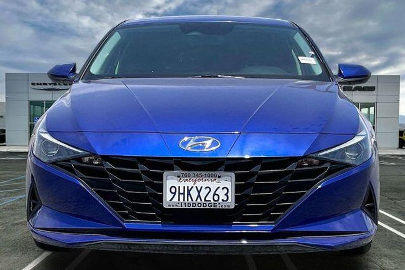 Used 2023 Hyundai Elantra SELImage 2