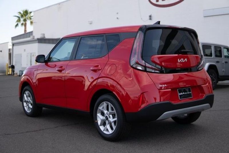 2025 Kia Soul LXImage 5