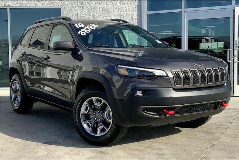 Used 2019 Jeep Cherokee TrailhawkImage 12