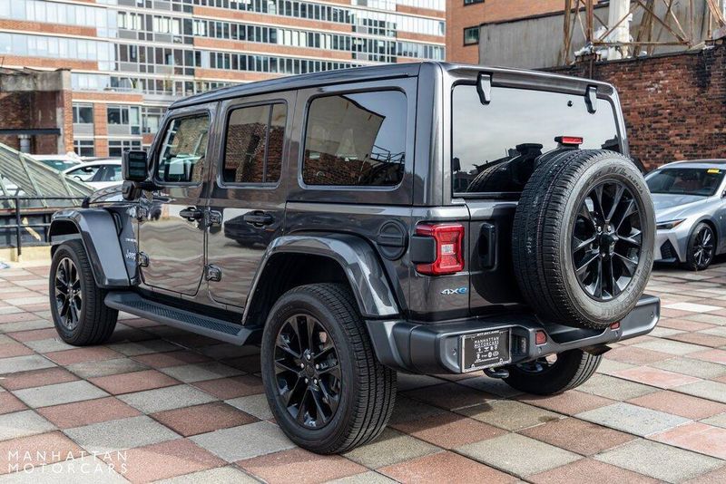 2021 Jeep Wrangler 4xE Unlimited SaharaImage 3