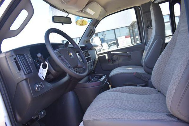 New 2025 Chevrolet Express 3500 Work VanImage 21