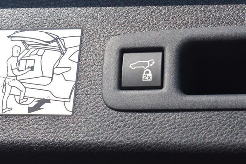 Used 2023 Toyota Sienna LimitedImage 21