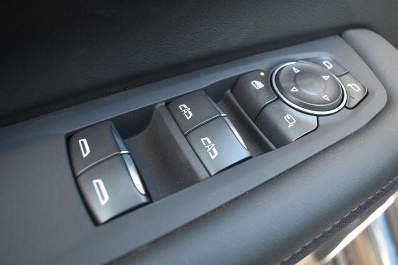 New 2026 Chevrolet Suburban High CountryImage 28