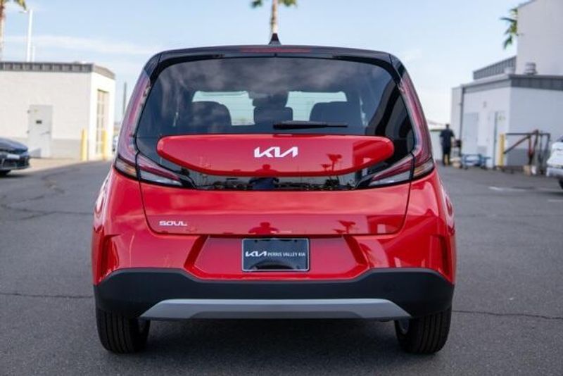 2025 Kia Soul LXImage 7