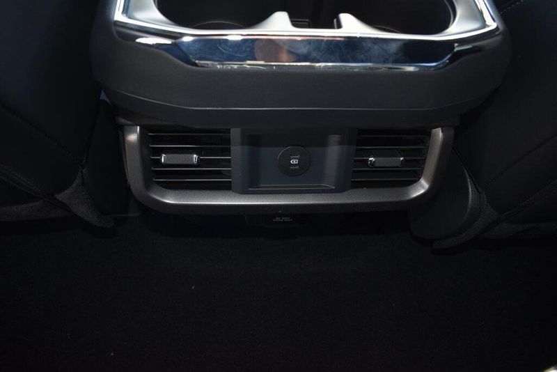 New 2025 Ford F-150 LariatImage 19