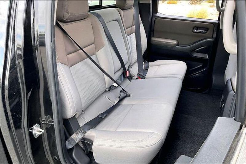 Used 2023 Nissan Frontier SVImage 26