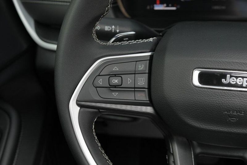 2024 Jeep Grand Cherokee L LaredoImage 24