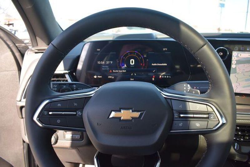 New 2026 Chevrolet Suburban PremierImage 38