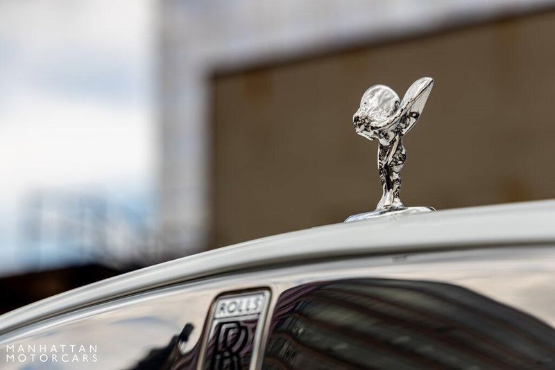 2024 Rolls-Royce Cullinan Silver BadgeImage 6