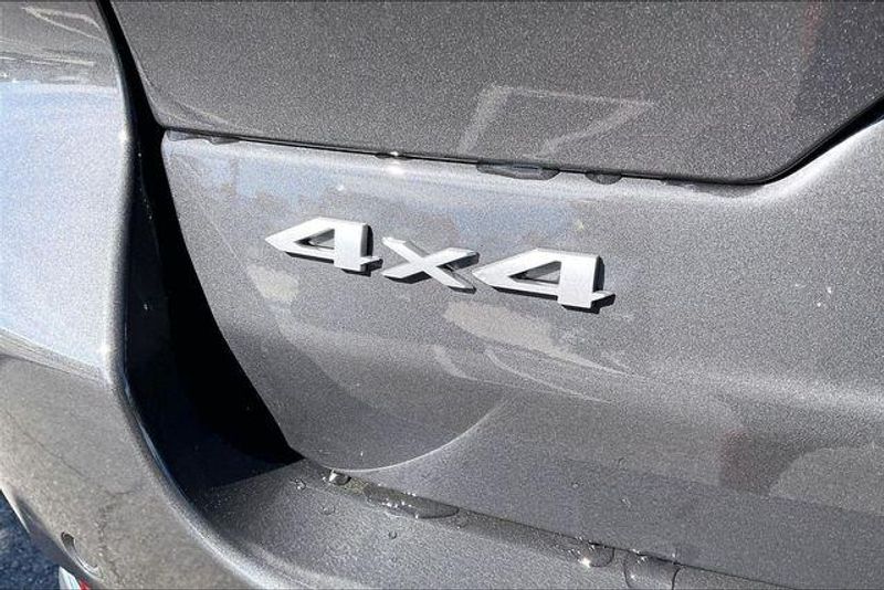 New 2026 Jeep Grand Cherokee Laredo X 4x4Image 13