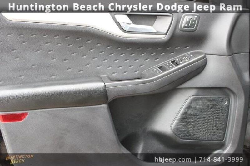 2020 Ford Escape SELImage 9