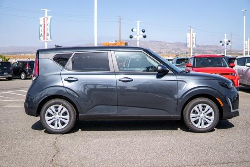 New 2025 Kia Soul LXImage 8