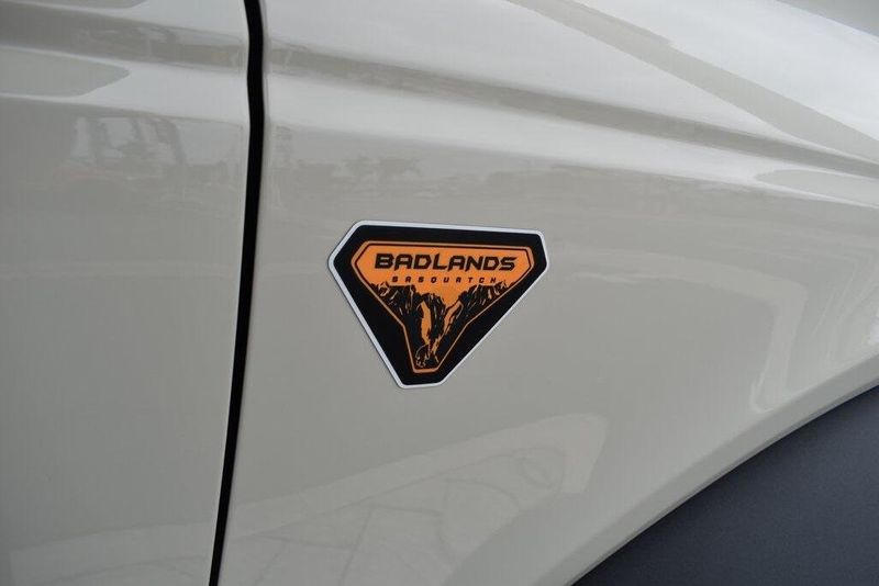 New 2025 Ford Bronco BadlandsImage 5