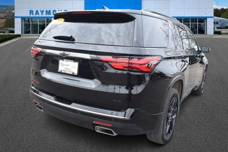 Used 2023 Chevrolet Traverse PremierImage 4