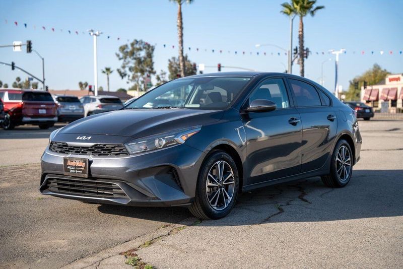 Used 2022 Kia Forte LXSImage 3