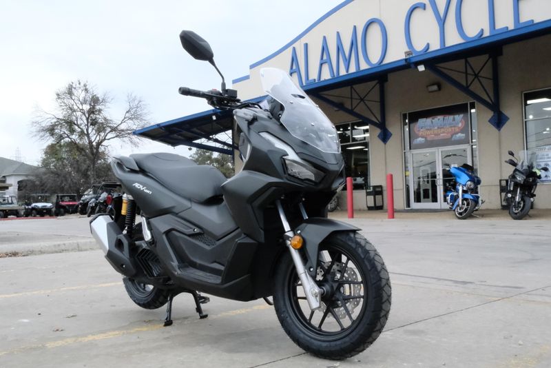 2025 HONDA ADV160 MATTE BLACK METALLIC 