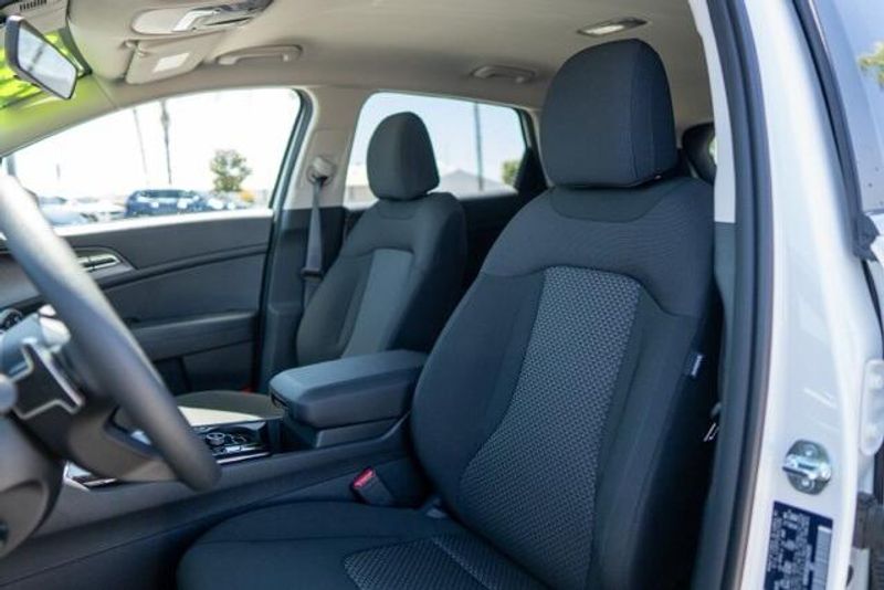 2025 Kia Soul LXImage 10
